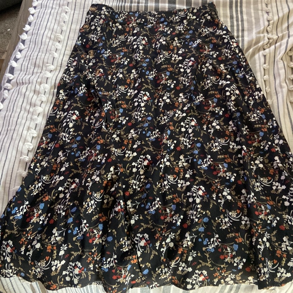 Floral maxi skirt with button detail